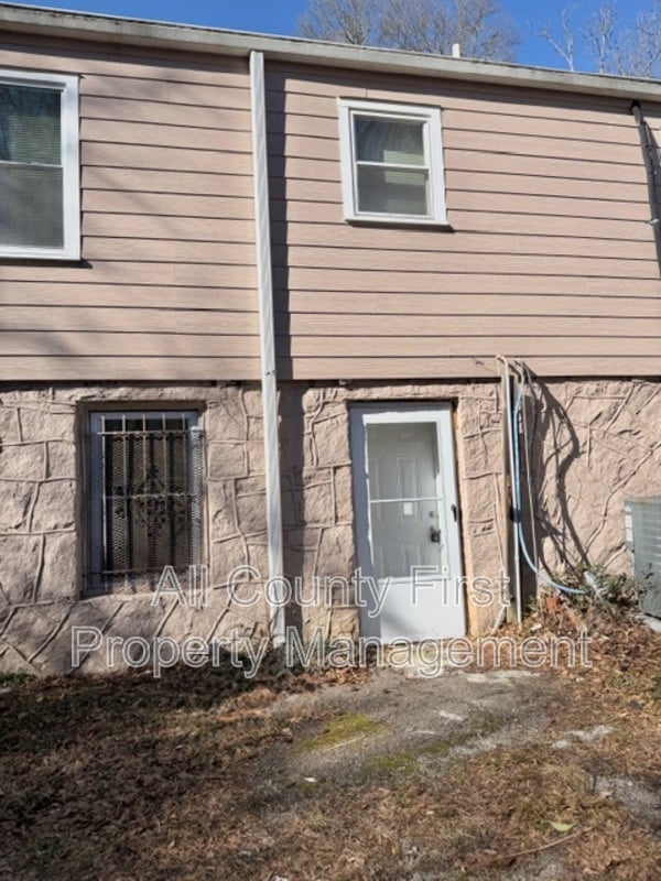 Building Photo - 7214 Center St