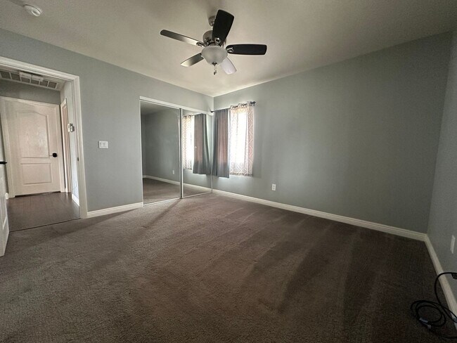 Building Photo - 2 Bedroom Single Family Home in Las Vegas