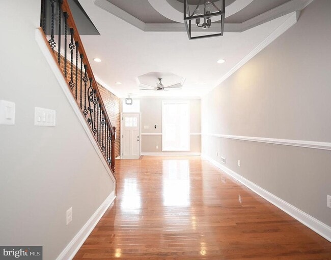 Building Photo - 2624 Llewelyn Ave