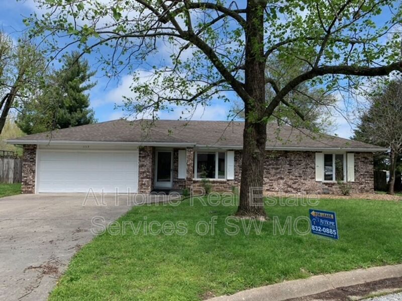 1117 W Northwood Cir, Bolivar, MO 65613 House for Rent in Bolivar, MO