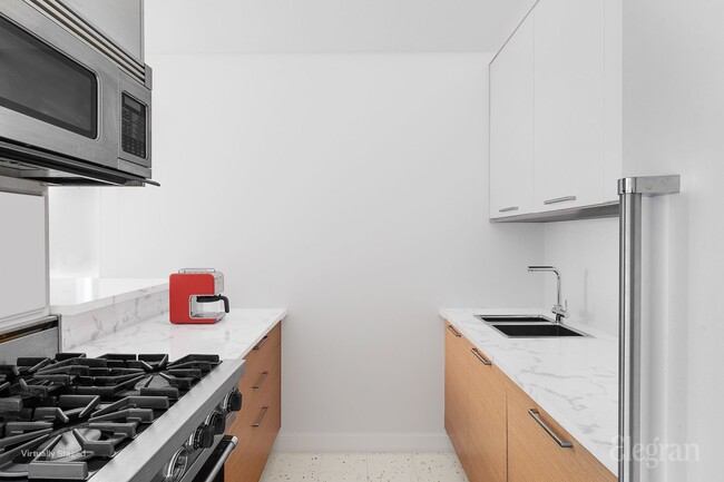 Foto del edificio - 630 1st Ave.