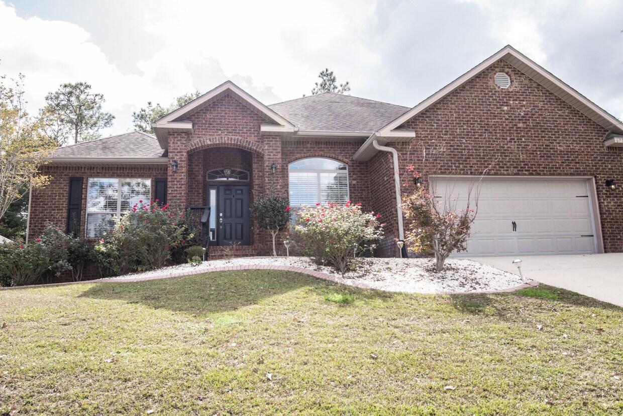 Primary Photo - 675 Red Fern Rd