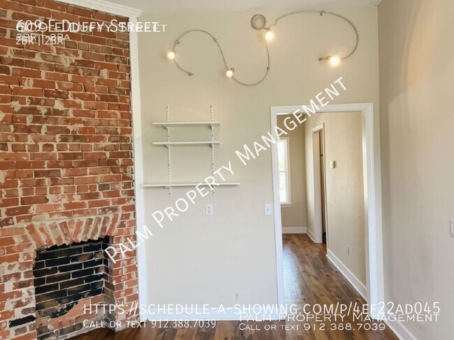 Building Photo - 609 E Duffy St