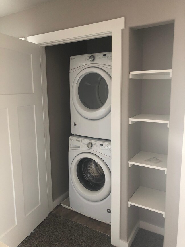 Foto del edificio - 924 S Division St