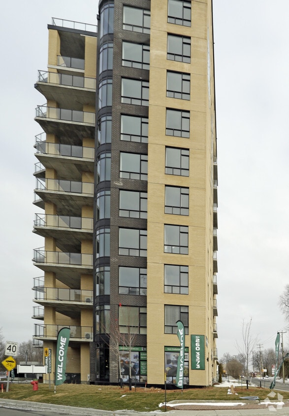 Building Photo - Tour de la Rive Boisée