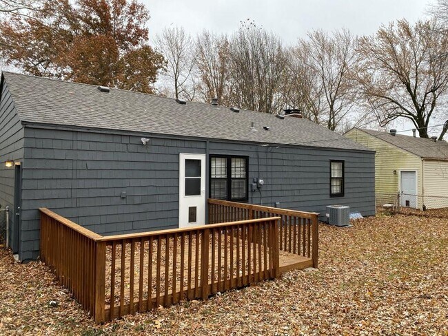 Building Photo - 5416 Cedar St.
