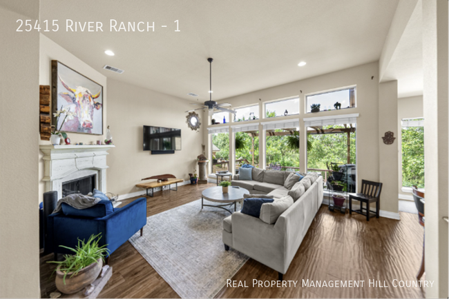 Foto del edificio - 25415 River Ranch