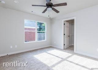 Building Photo - 3 br, 2 bath House - 6232 Burbank Crossing...