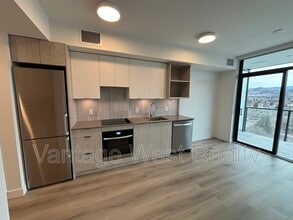 Building Photo - 1488 Bertram St