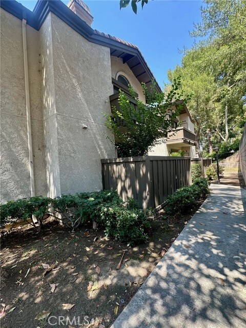 Building Photo - 22719 Lakeway Dr