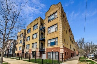 Building Photo - 1910 N Washtenaw Ave