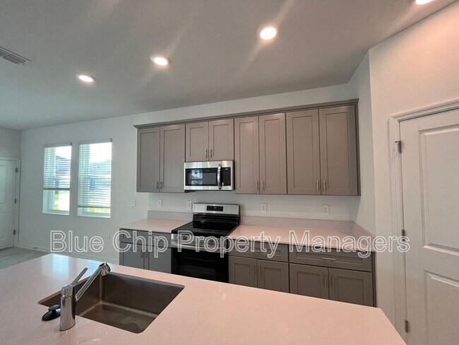 Foto del edificio - 3223 Country Side Dr