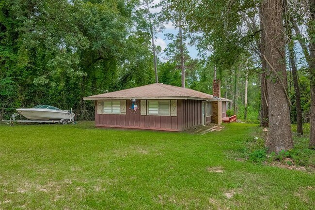 Building Photo - 201 Ivanhoe Dr E