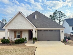 Building Photo - On AU Club Golf Course