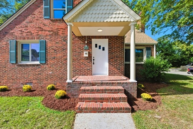 Building Photo - WELCOME TO WILLOUGHBY TERRACE!!!