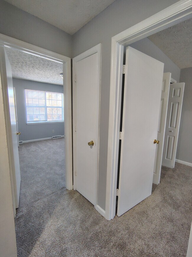 Foto del edificio - 13 Fonda Dr