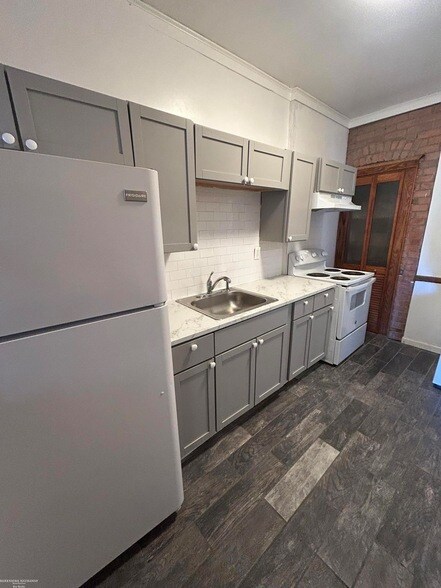 Foto del edificio - 4766 Commonwealth St