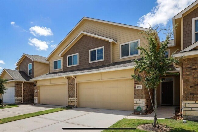 Building Photo - 17021 Wilthorne Gardens Ct