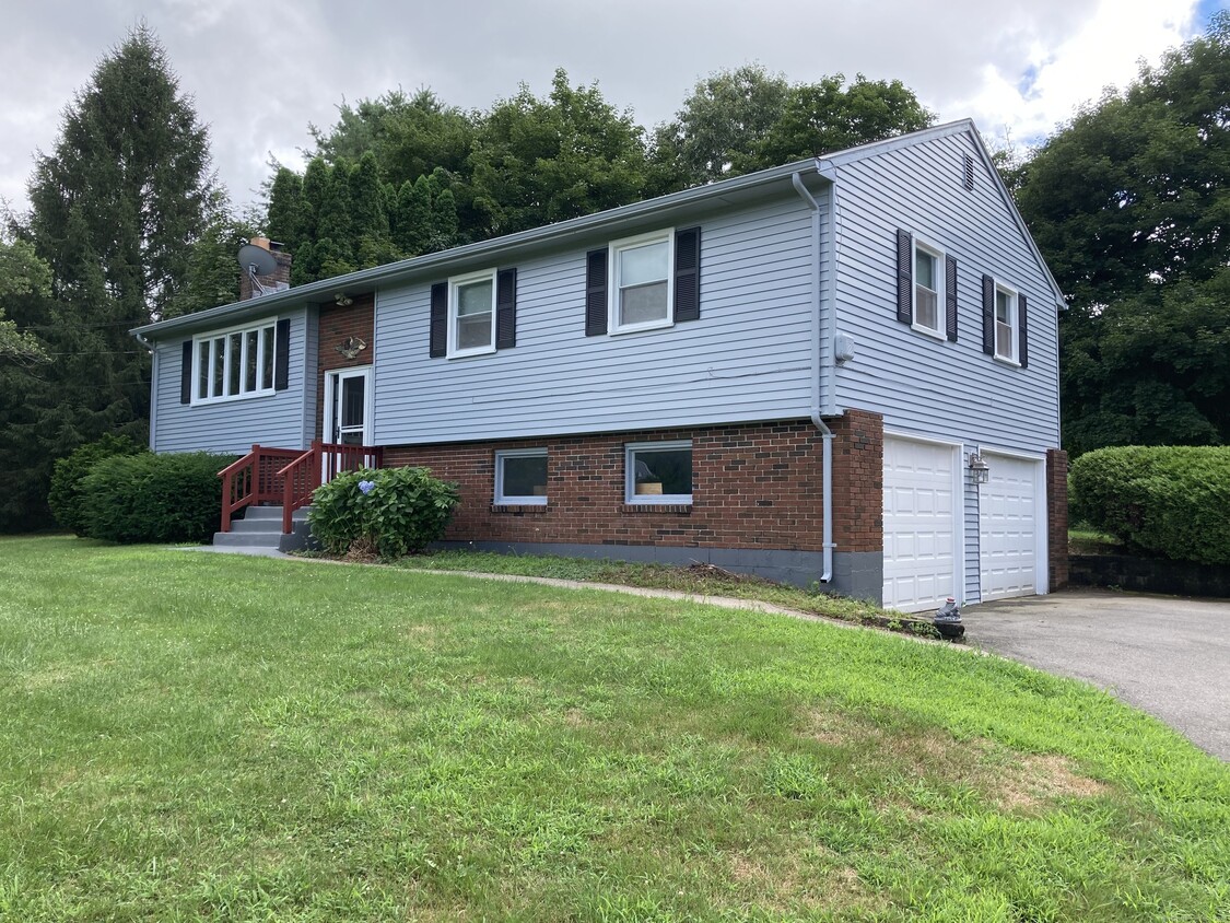 Primary Photo - 21 Salem Ridge Dr N