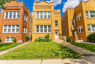 Building Photo - 4820 W Wolfram St