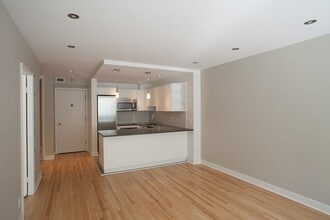 Building Photo - 3468 Rue Drummond