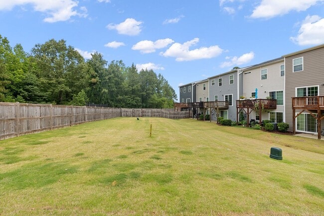Foto del edificio - **End Unit 3/3 Townhome in Great Location**