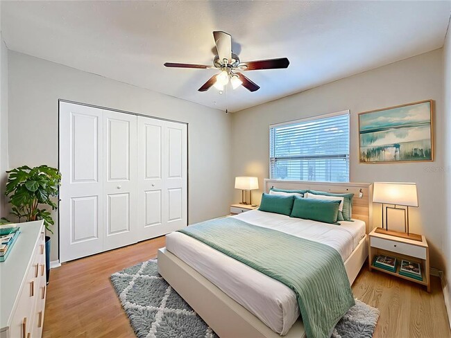 Building Photo - 2707 Lakeville Dr