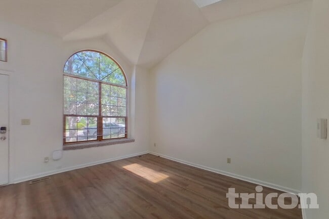 Building Photo - 6570 Stonehedge Dr