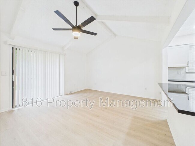 Foto del edificio - 12006 Smalley Ave