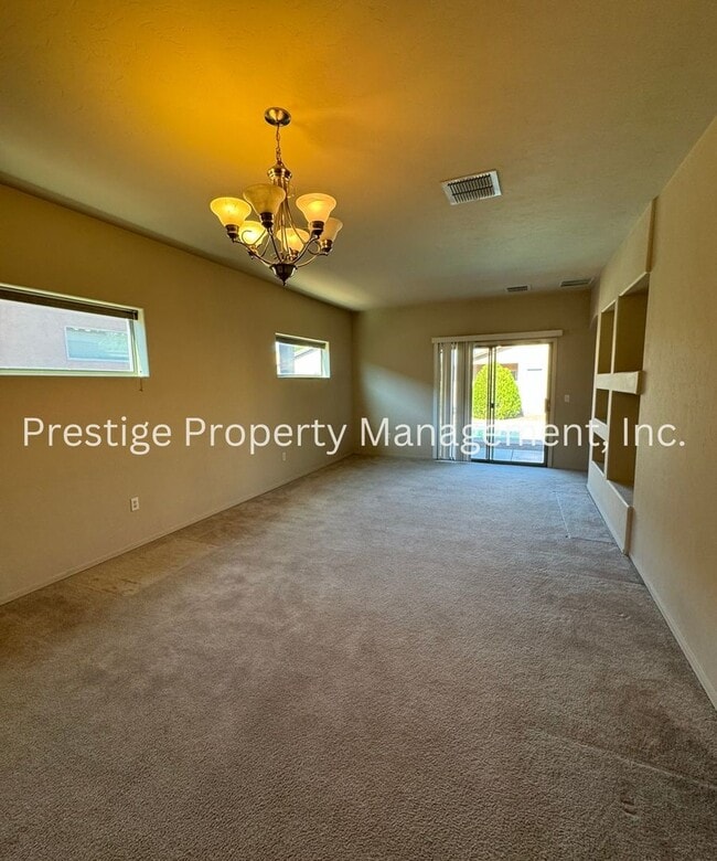 Building Photo - Super Cute 2Bd/2Ba Green Valley Home!!