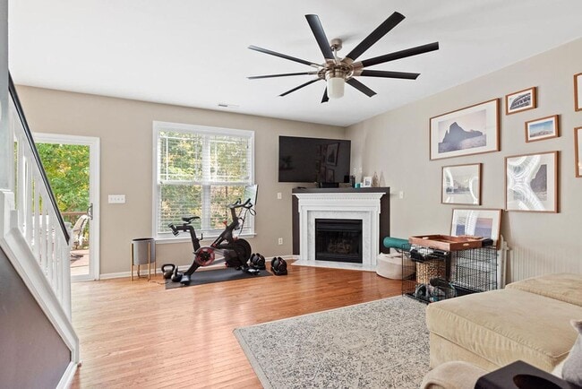 Building Photo - Beautiful Hedingham Home!