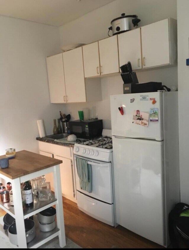 Primary Photo - 124-130 E 4th St