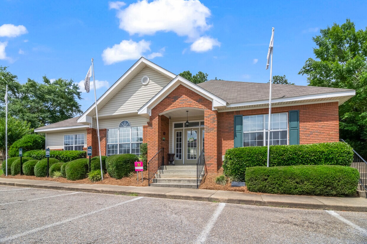 The Tarragon Apartments in Dothan, AL