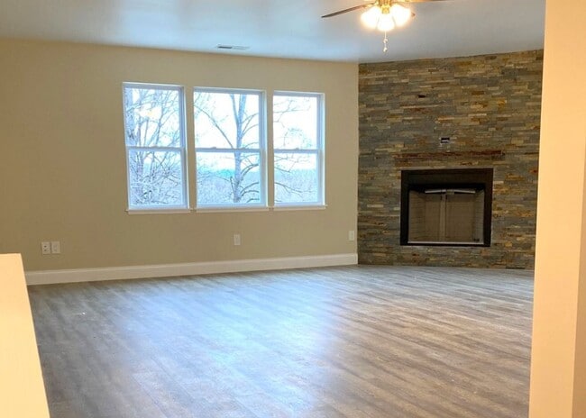 Building Photo - 117 Country Ridge Rd