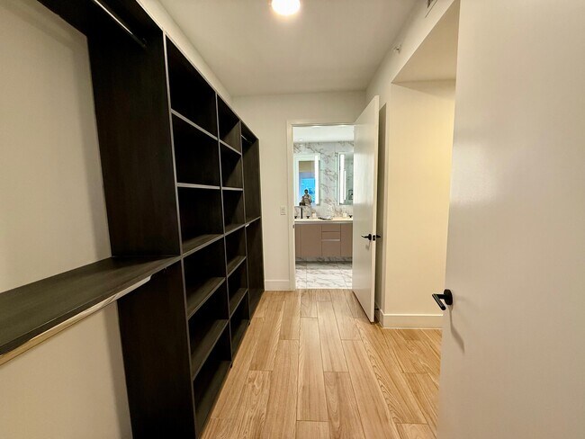 Foto del edificio - 206 NE 35th Ter
