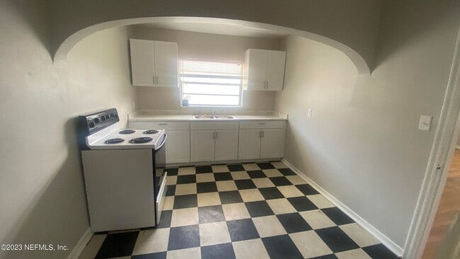 Building Photo - Charming 1/1 in San Marco!