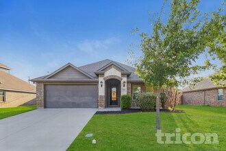 Building Photo - 123 Sierra Dr