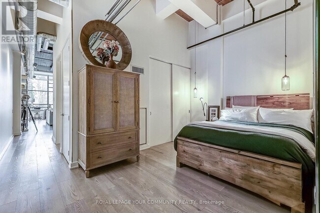 Photo du bâtiment - 43 Hanna Ave