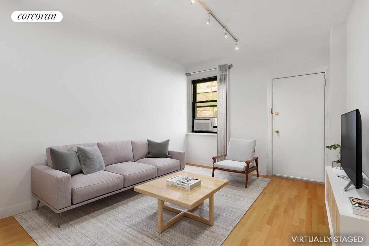 Foto principal - 106 Thompson St