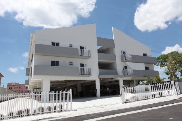 Primary Photo - Las Villas Apartments