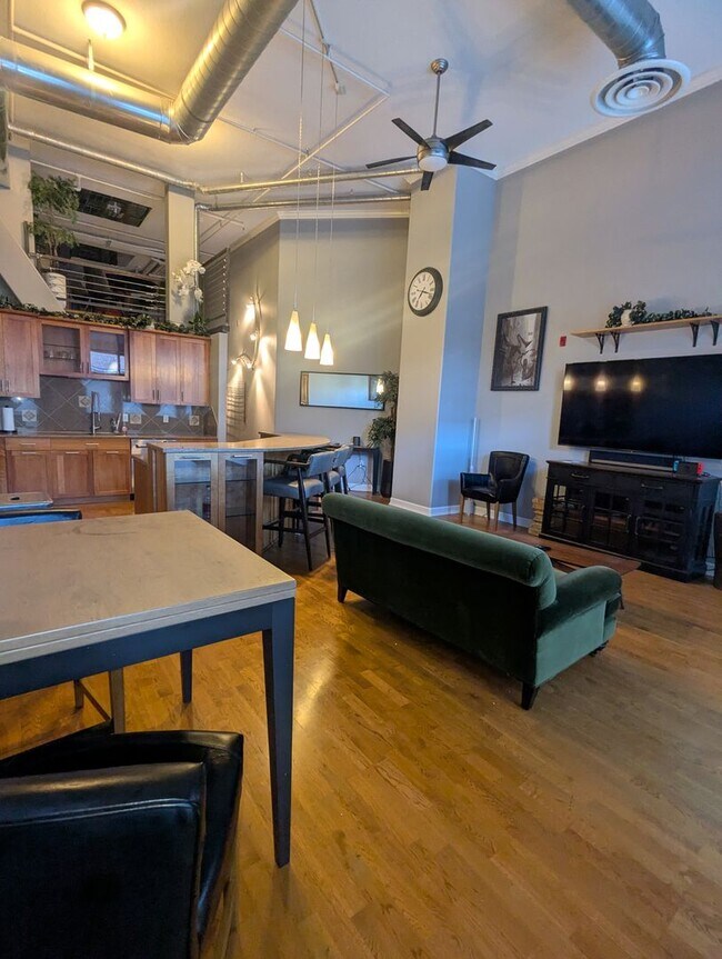 Building Photo - FANTASTIC LUXURY CONDO IN BALLPARK NEXT TO...