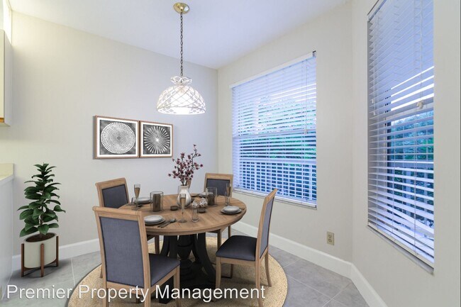 Foto del edificio - 320 Horse Creek Dr