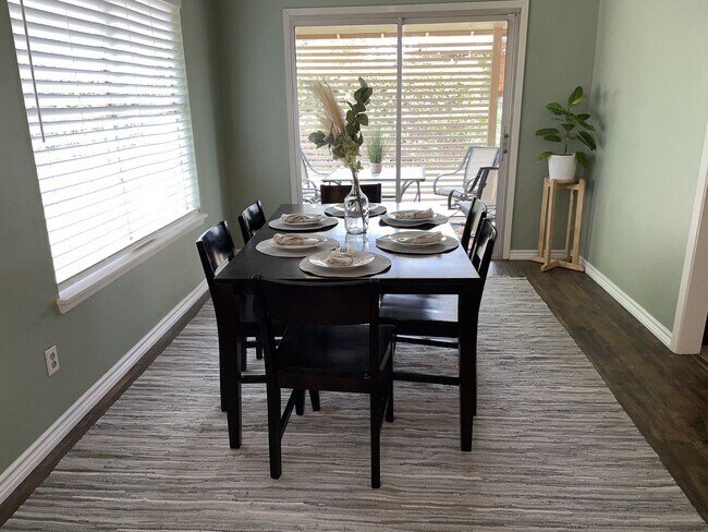 Comedor - 11500 February Drive