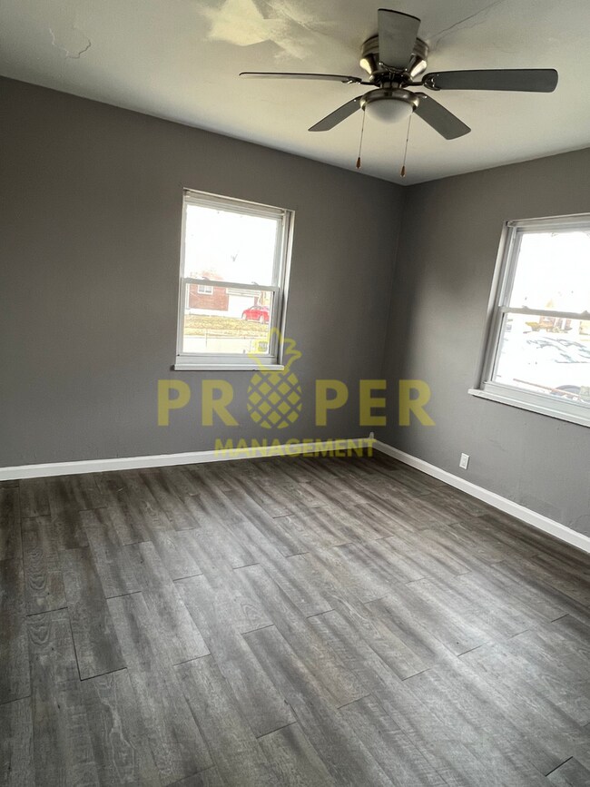 Foto del edificio - 3 bedrooms 2 full bathroom house for rent