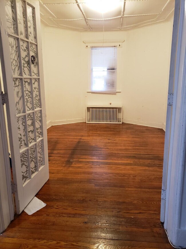 9135 97th St, Woodhaven, NY 11421 House Rental in Woodhaven, NY