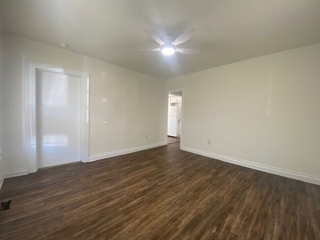 Foto del edificio - 1/2 MO/OFF SPECIAL - 3 bed/2 bath with yard work included