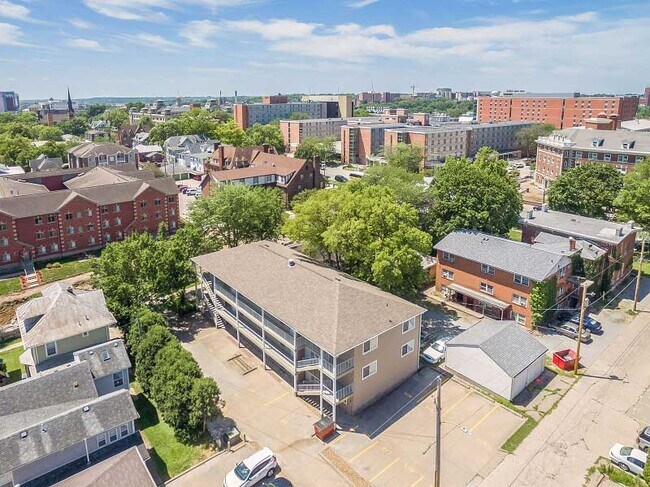 Building Photo - 120 E Davenport St
