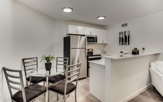 Building Photo - 4919 San Jacinto St