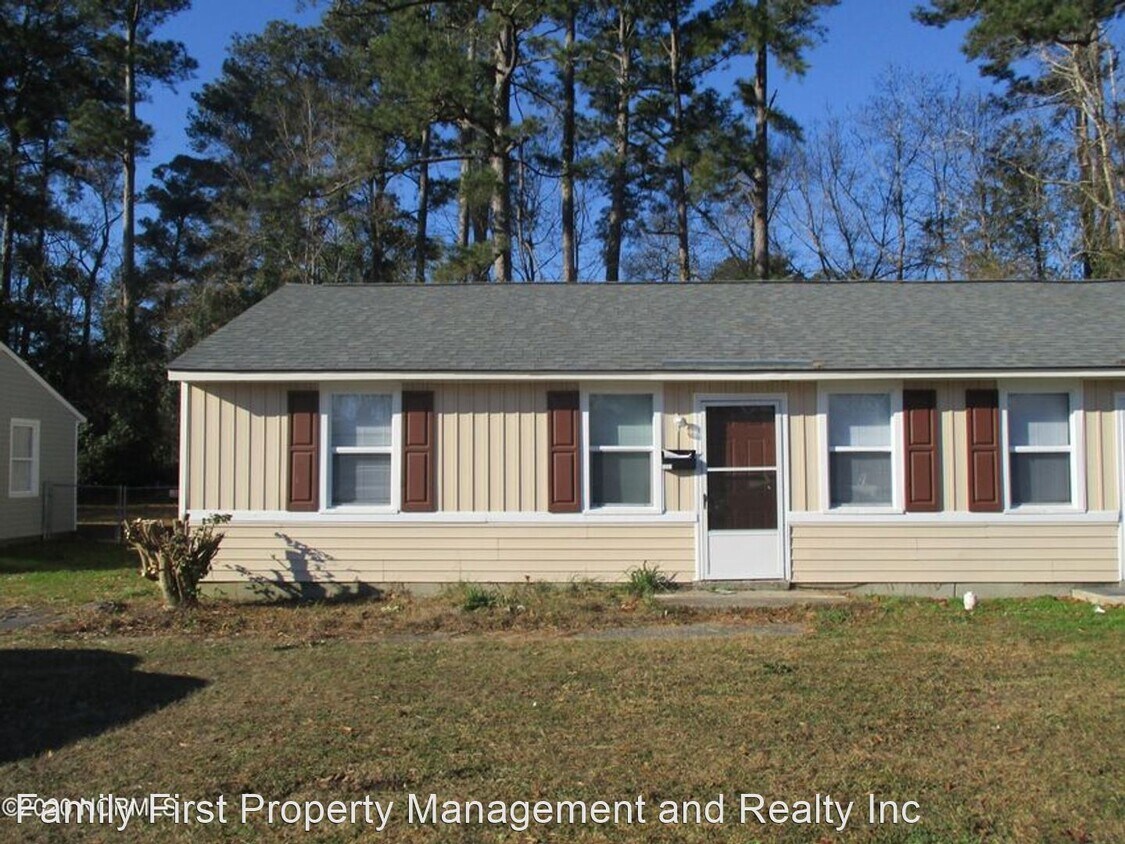 Primary Photo - 2 br, 1 bath House - 1221 Davis Street