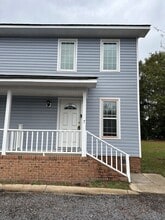 Building Photo - 7 Londonderry Square